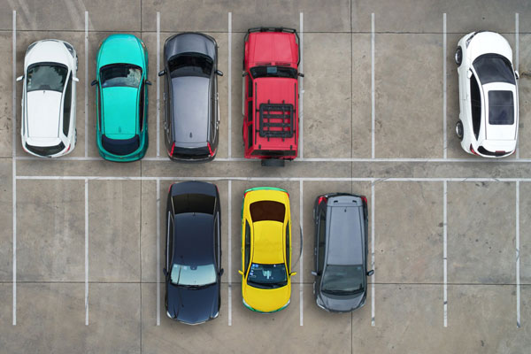 خط کشی پارکینگ ماشین به شکل عمودی